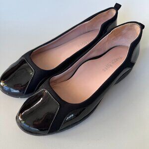 Taryn Rose size 9 Arche patent leather black flats